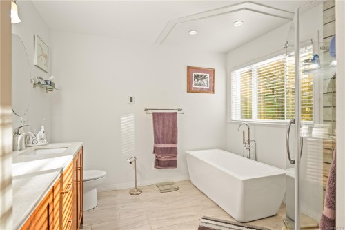 1811 Oyster Way, Gabriola Island, BC 