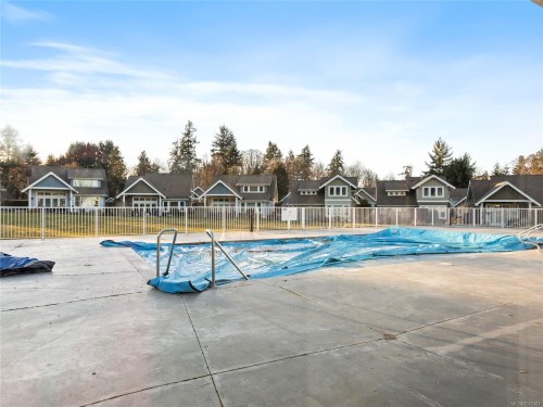 42-5251 Island Hwy West, Qualicum Beach, BC 