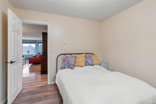 4249 Quadra St, Saanich, BC 