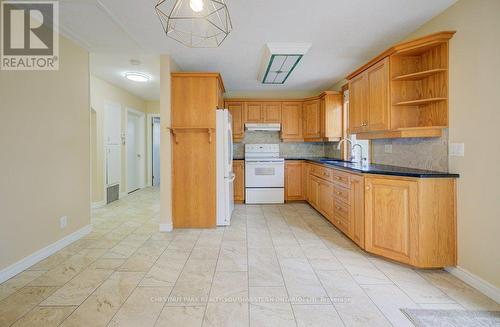 492 Ephraim Street, Kitchener, ON - Indoor Photo Showing Kitchen