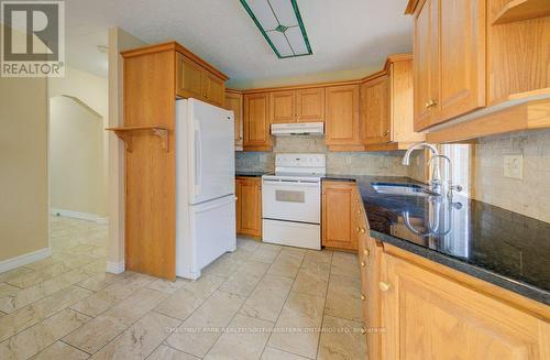492 Ephraim Street, Kitchener, ON - Indoor Photo Showing Kitchen