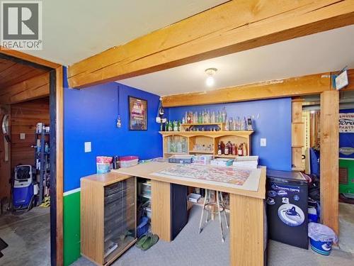 4570 Michigan Ave, Powell River, BC - Indoor