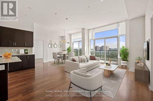 1205 - 35 Fontenay Court, Toronto, ON - Indoor Photo Showing Living Room