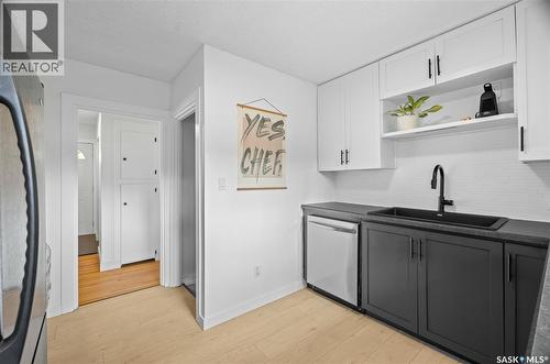 3411 21St Avenue, Regina, SK - Indoor Photo Showing Kitchen