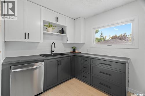 3411 21St Avenue, Regina, SK - Indoor Photo Showing Kitchen
