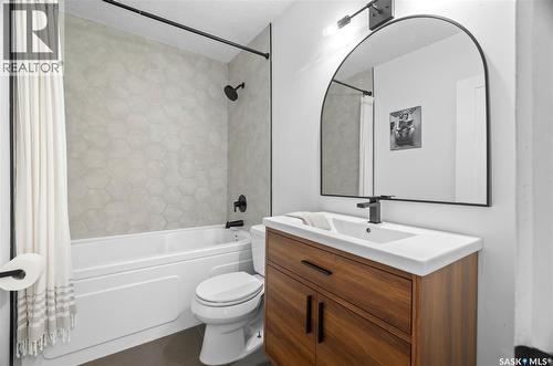 3411 21St Avenue, Regina, SK - Indoor Photo Showing Bathroom