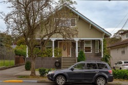 3015 Quadra St  Victoria, BC V8T 4G2