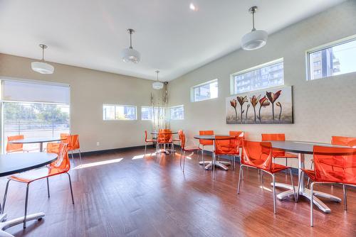 Salle communautaire - 206-603 Rue Robert-Élie, Laval (Laval-Des-Rapides), QC - Indoor