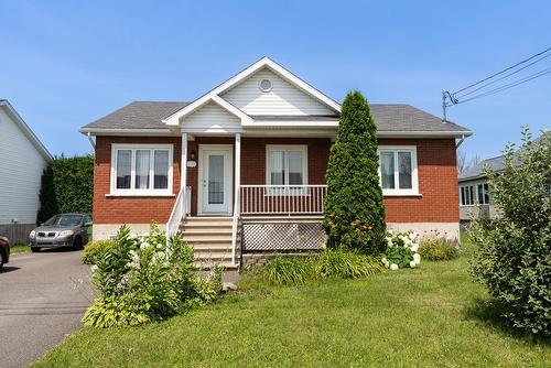 21 Rue du Château  Drummondville, QC J2A 2N5