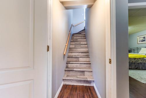 Staircase - 21 Rue Du Château, Drummondville, QC - Indoor Photo Showing Other Room