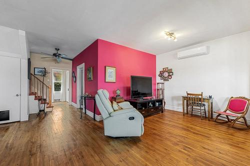 Living room - 1722 Rue Dupuis, Saint-Jean-Sur-Richelieu, QC - Indoor Photo Showing Living Room