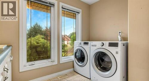 443 Leffler, Lakeshore, ON - Indoor Photo Showing Laundry Room