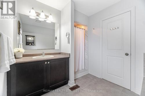 22 Mcdevitt Lane, Caledon, ON - Indoor Photo Showing Bathroom