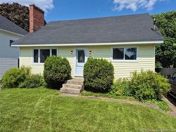 93 Edward  Moncton, NB E1A 3Z1