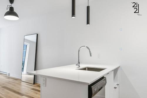 Kitchen - 205-2121 Av. Papineau, Montréal (Ville-Marie), QC - Indoor Photo Showing Kitchen