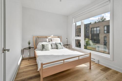 Bedroom - 205-2121 Av. Papineau, Montréal (Ville-Marie), QC - Indoor Photo Showing Bedroom