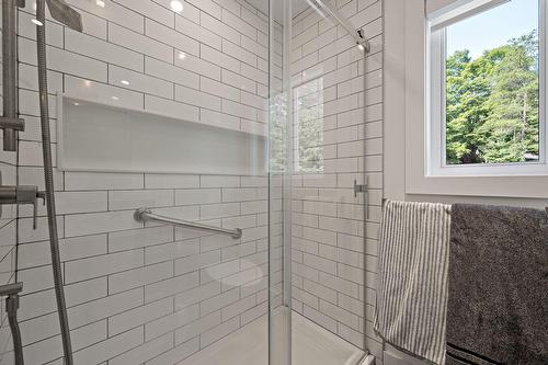 Bathroom - 144 Rue Richer, Mont-Tremblant, QC - Indoor Photo Showing Bathroom