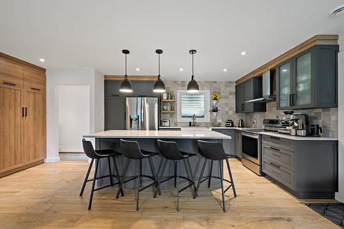 Kitchen - 144 Rue Richer, Mont-Tremblant, QC - Indoor Photo Showing Kitchen With Upgraded Kitchen