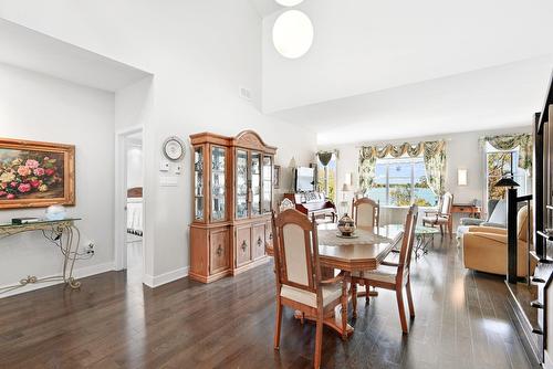 Coin-repas - 305-331 Av. De Venise O., Venise-En-Québec, QC - Indoor Photo Showing Dining Room