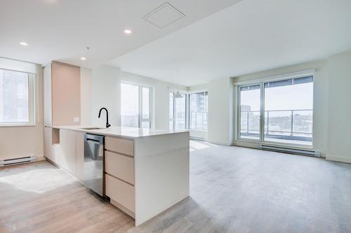 Cuisine - 606-1900 Rue Yvette-Brillon, Montréal (Ahuntsic-Cartierville), QC - Indoor