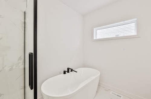 Salle de bains - 860 Rue Du Faubourg, Saint-Jérôme, QC - Indoor Photo Showing Bathroom