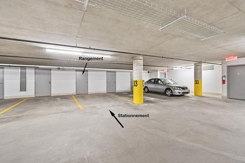 Garage - 404-6550 Boul. Henri-Bourassa O., Montréal (Saint-Laurent), QC - Indoor Photo Showing Garage