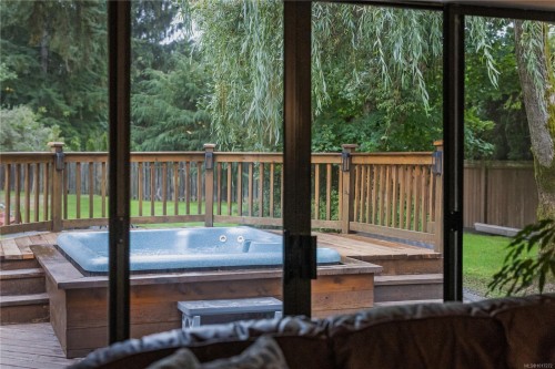 111 Engles Rd, Campbell River, BC 