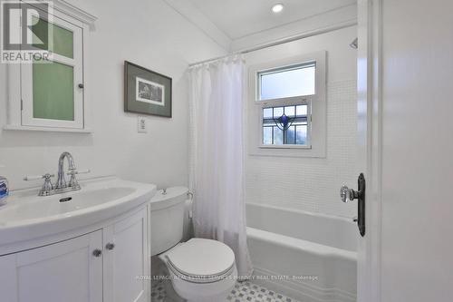1088 Cherriebell Road, Mississauga, ON - Indoor Photo Showing Bathroom