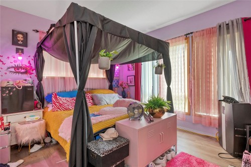 8856 Mclarey Ave, Black Creek, BC 