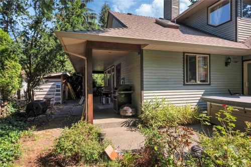 8856 Mclarey Ave, Black Creek, BC 