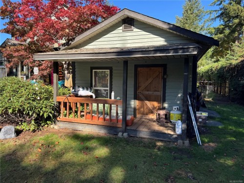 8856 Mclarey Ave, Black Creek, BC 