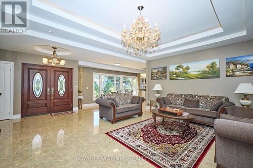 7 Woodmount Drive, St. Catharines (Burleigh Hill), ON - Indoor Photo Showing Living Room