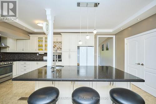7 Woodmount Drive, St. Catharines (Burleigh Hill), ON - Indoor Photo Showing Kitchen With Upgraded Kitchen