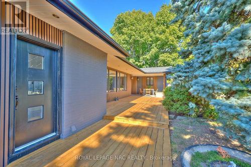 7 Woodmount Drive, St. Catharines (Burleigh Hill), ON - Outdoor