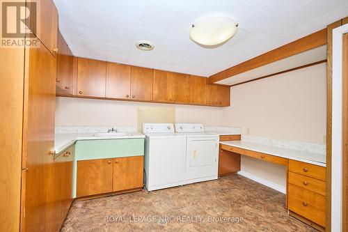 7 Woodmount Drive, St. Catharines (Burleigh Hill), ON - Indoor Photo Showing Laundry Room