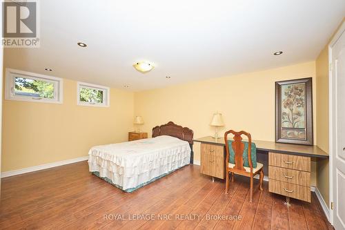 7 Woodmount Drive, St. Catharines (Burleigh Hill), ON - Indoor Photo Showing Bedroom