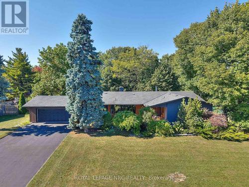 7 Woodmount Drive, St. Catharines (Burleigh Hill), ON - Outdoor
