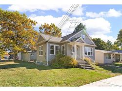 67 Peter St  Moncton, NB E1A 3W3