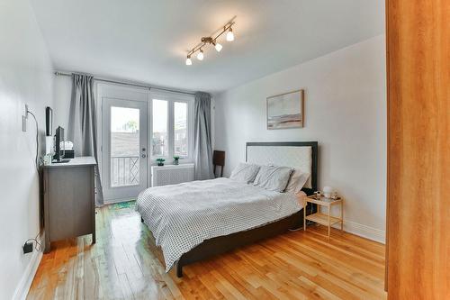Chambre à coucher principale - 18-5820 Place Decelles, Montréal (Côte-Des-Neiges/Notre-Dame-De-Grâce), QC - Indoor Photo Showing Bedroom