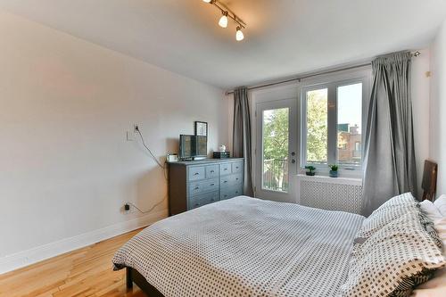 Chambre à coucher principale - 18-5820 Place Decelles, Montréal (Côte-Des-Neiges/Notre-Dame-De-Grâce), QC - Indoor Photo Showing Bedroom