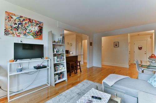 Salon - 18-5820 Place Decelles, Montréal (Côte-Des-Neiges/Notre-Dame-De-Grâce), QC - Indoor Photo Showing Living Room