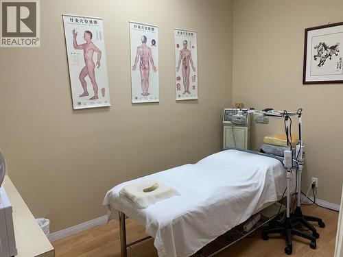 4190 Fraser Street, Vancouver, BC 