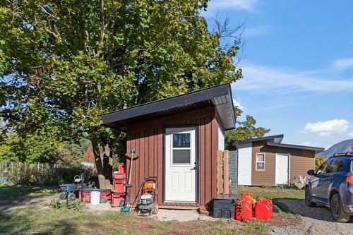 730 Canyon-Lister Road, Lister, BC - Outdoor