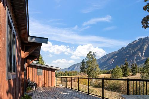 730 Canyon-Lister Road, Lister, BC - Outdoor
