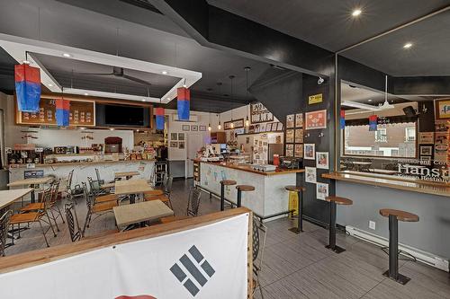 Commerce - 9100  - 9102 Rue Lajeunesse, Montréal (Ahuntsic-Cartierville), QC - Indoor Photo Showing Other Room