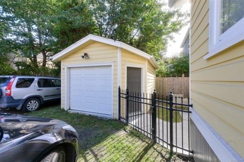 737 Vancouver St, Victoria, BC - Outdoor With Exterior