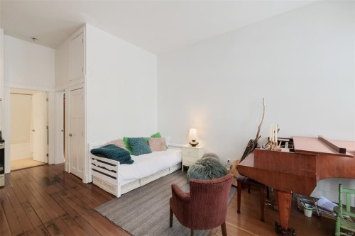 737 Vancouver St, Victoria, BC - Indoor