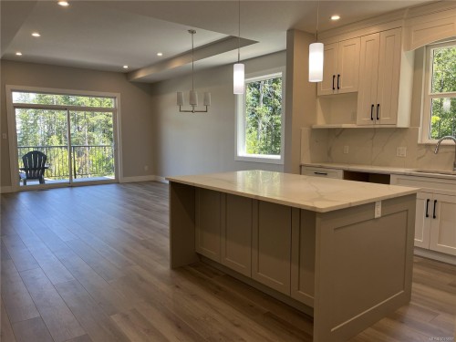 671 Sanderson Rd, Ladysmith, BC - Indoor Photo Showing Kitchen