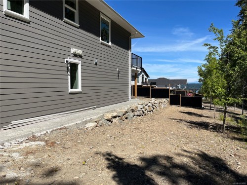 671 Sanderson Rd, Ladysmith, BC - Outdoor
