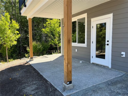 671 Sanderson Rd, Ladysmith, BC - Outdoor With Exterior